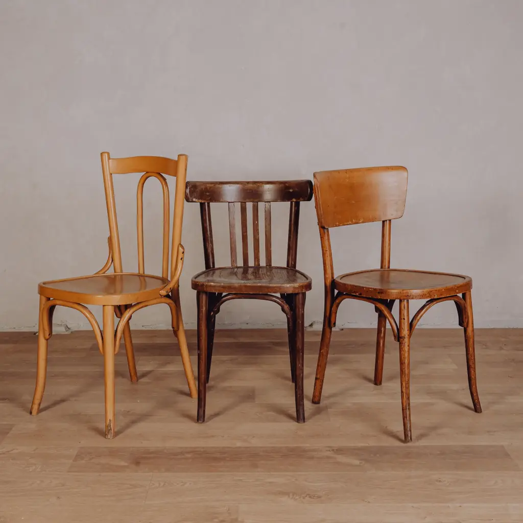 Chaise en bois vintage