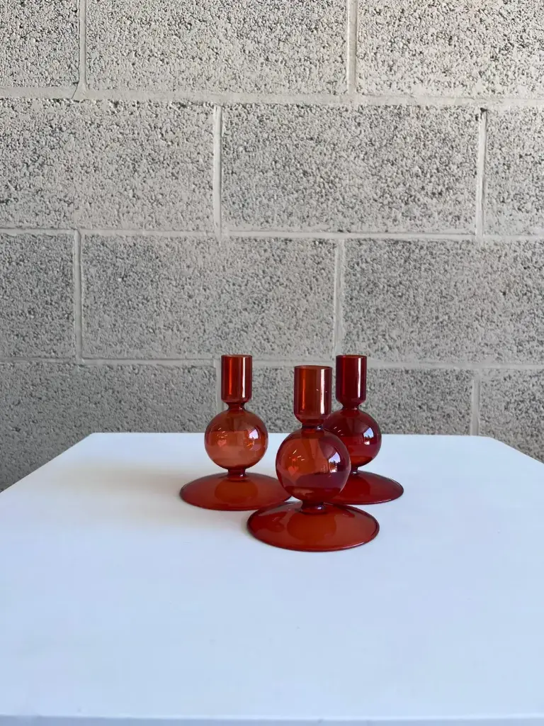 Chandelier en verre rouge