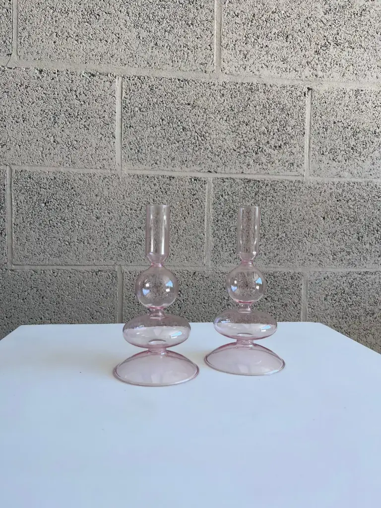Chandelier en verre rose