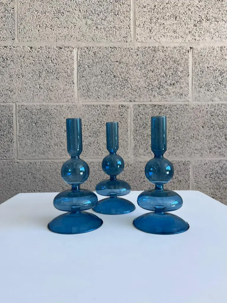 Chandelier en verre bleu