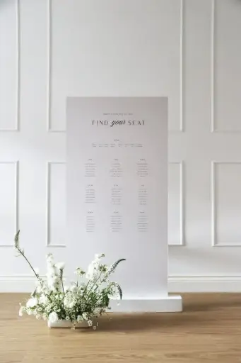 Plan de table blanc sur stelle